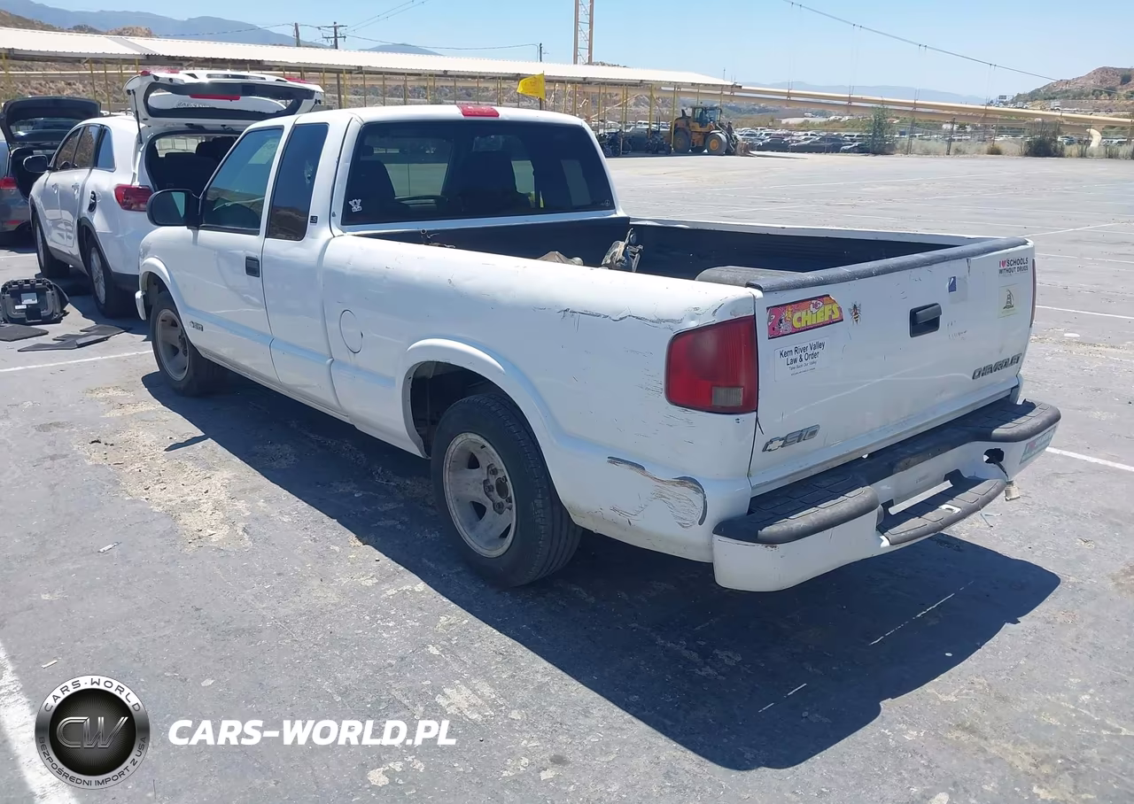 2003 Chevrolet S-10 Ls VIN:1GCCS19H838264949 - 3