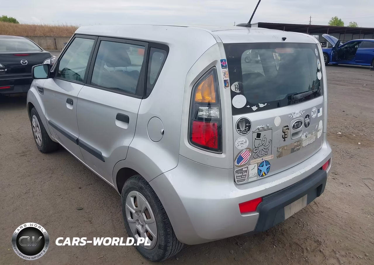 2010 Kia Soul VIN:KNDJT2A1XA7122968 - 3