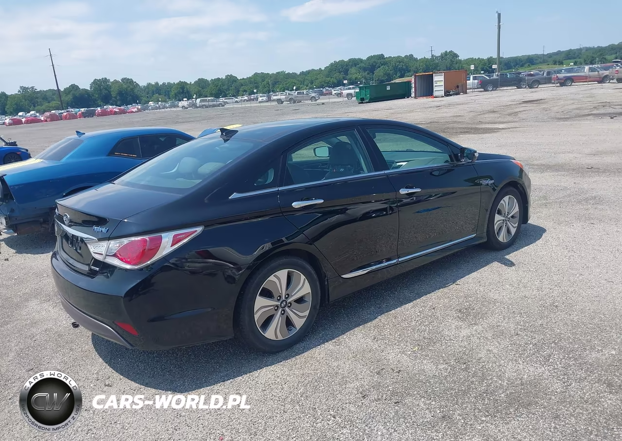 2015 Hyundai Sonata Hybrid Limited VIN:KMHEC4A45FA128030 - 4