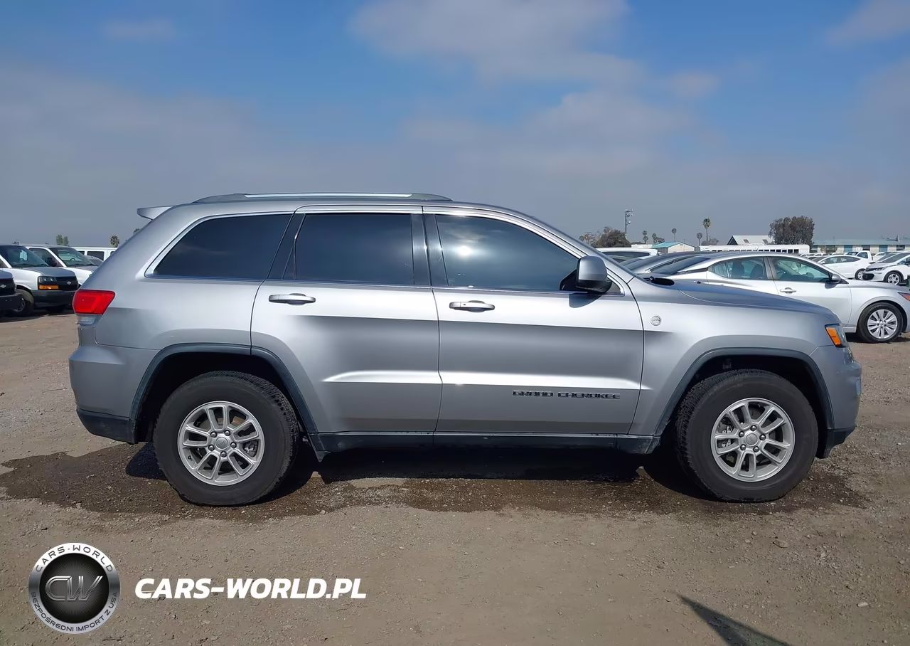 2018 Jeep Grand Cherokee Laredo E 4X4 VIN:1C4RJFAG9JC381432 - 14