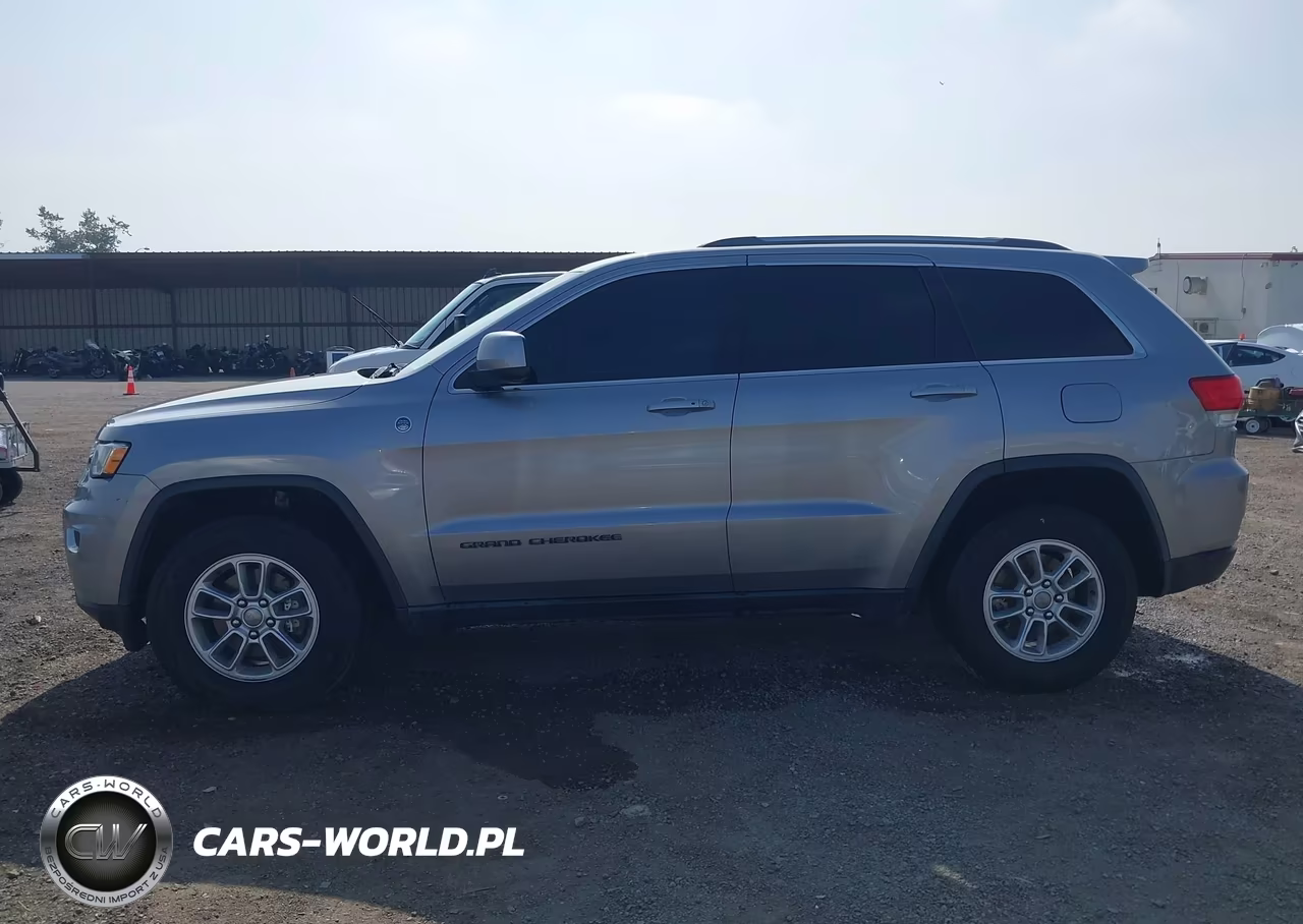 2018 Jeep Grand Cherokee Laredo E 4X4 VIN:1C4RJFAG9JC381432 - 15