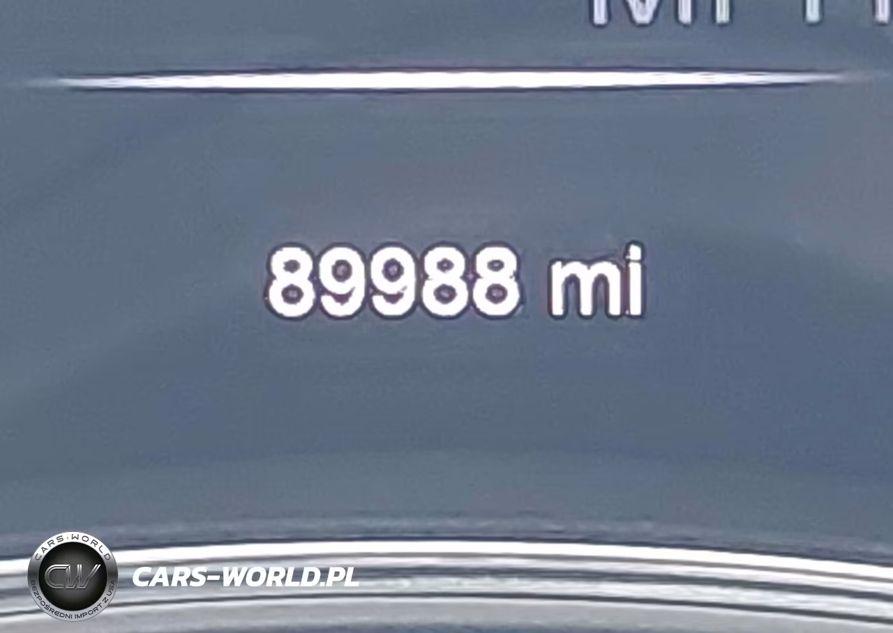 2018 Jeep Grand Cherokee Laredo E 4X4 VIN:1C4RJFAG9JC381432 - 16