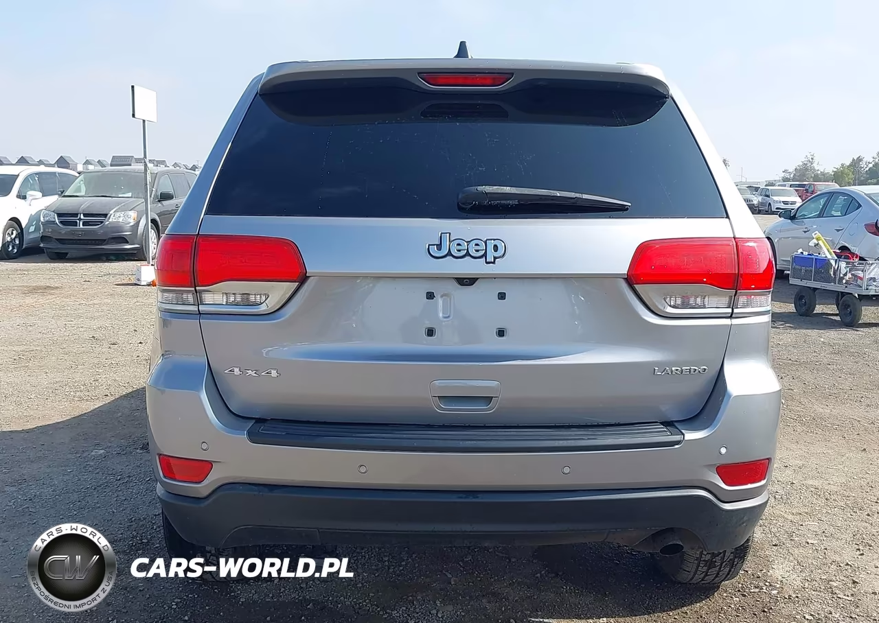2018 Jeep Grand Cherokee Laredo E 4X4 VIN:1C4RJFAG9JC381432 - 17