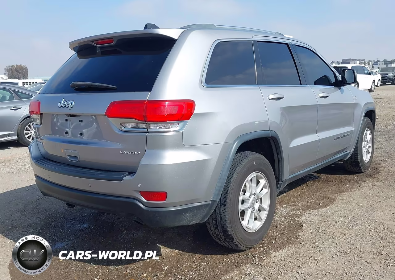 2018 Jeep Grand Cherokee Laredo E 4X4 VIN:1C4RJFAG9JC381432 - 4