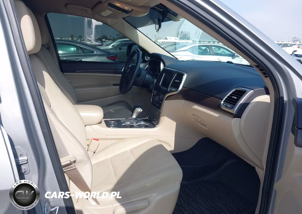 2018 Jeep Grand Cherokee Laredo E 4X4 VIN:1C4RJFAG9JC381432 - 5