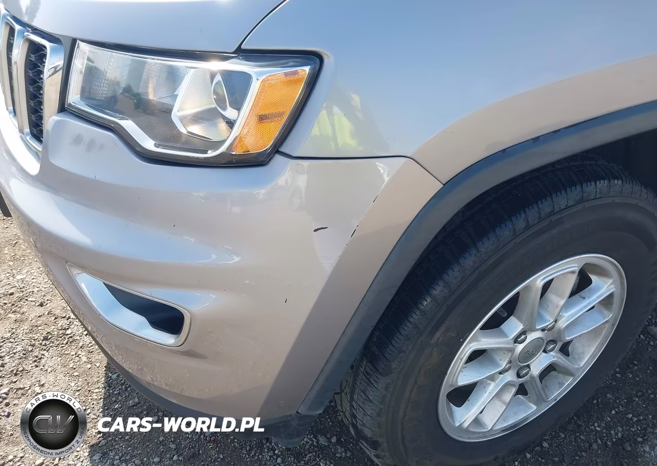 2018 Jeep Grand Cherokee Laredo E 4X4 VIN:1C4RJFAG9JC381432 - 6
