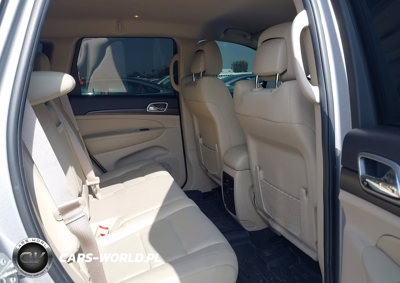 2018 Jeep Grand Cherokee Laredo E 4X4 VIN:1C4RJFAG9JC381432 - 8
