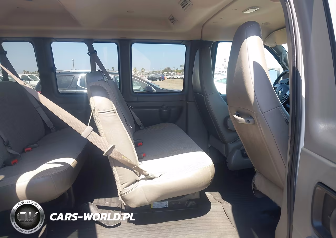 2018 Chevrolet Express 3500 Lt VIN:1GAZGPFG6J1300405 - 8