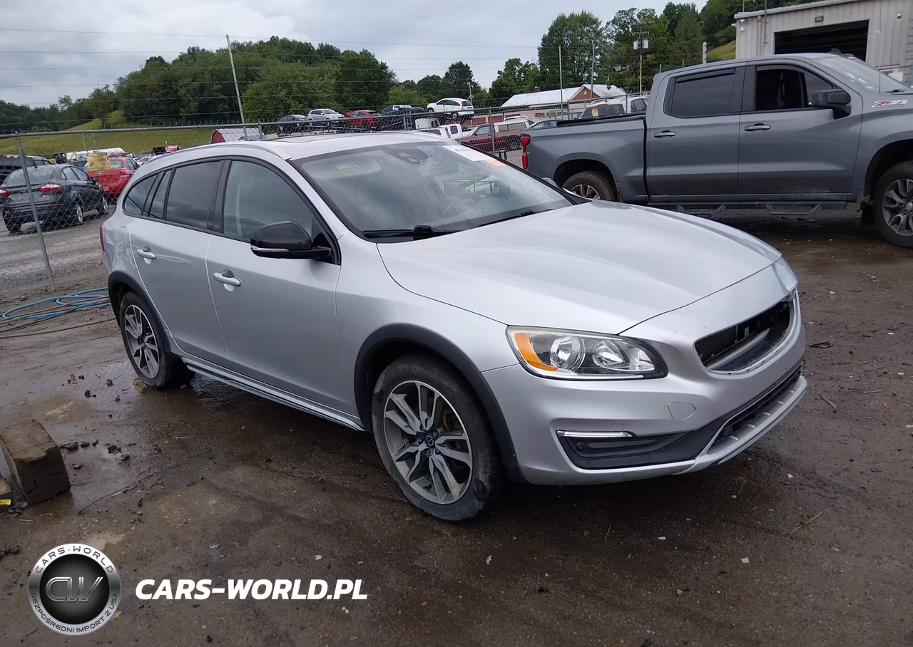 2017 Volvo V60 Cross Country T5 – zdjęcie 1 z 17