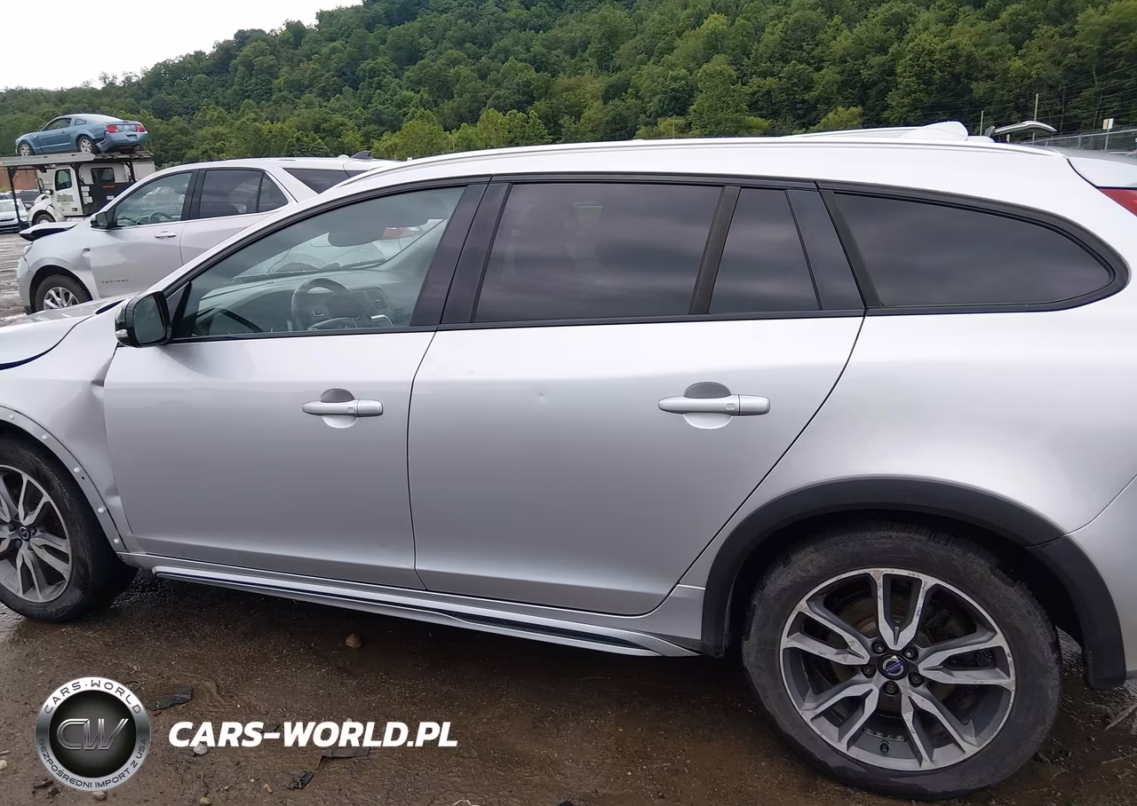 2017 Volvo V60 Cross Country T5 VIN:YV440MWK1H1039412 - 15