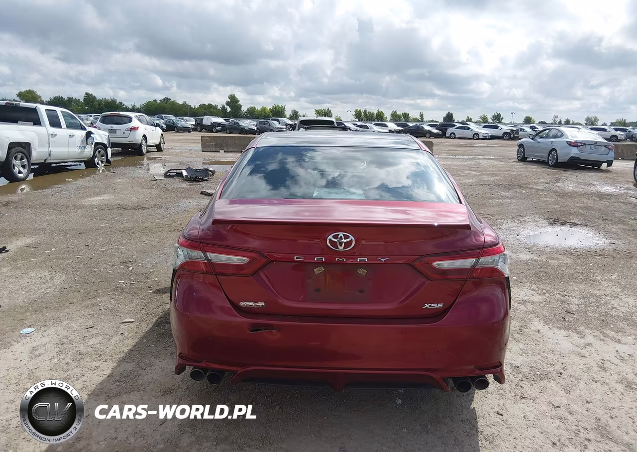 2018 Toyota Camry Xse VIN:4T1B61HK5JU583867 - 16