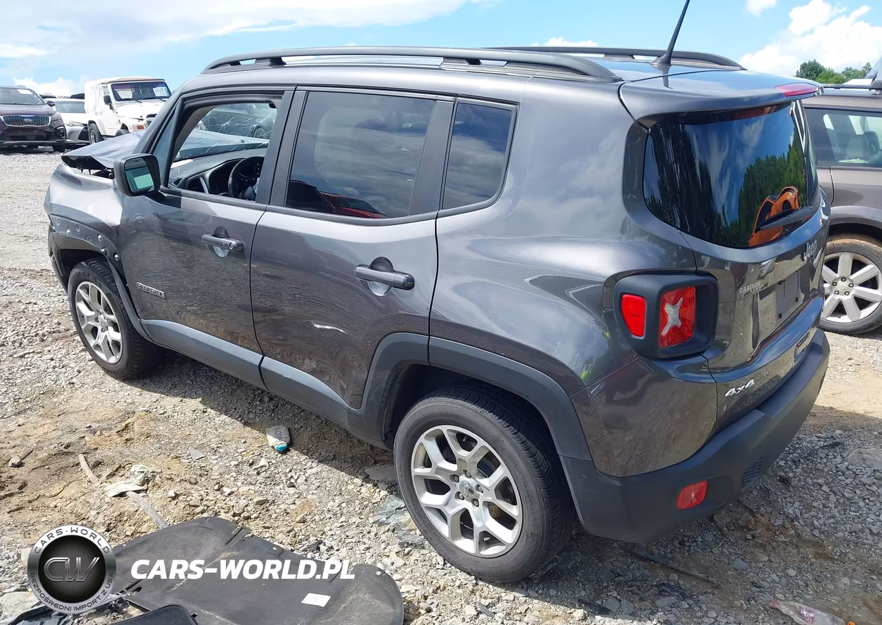 2018 Jeep Renegade Sport 4X4 VIN:ZACCJBAB8JPJ44894 - 3