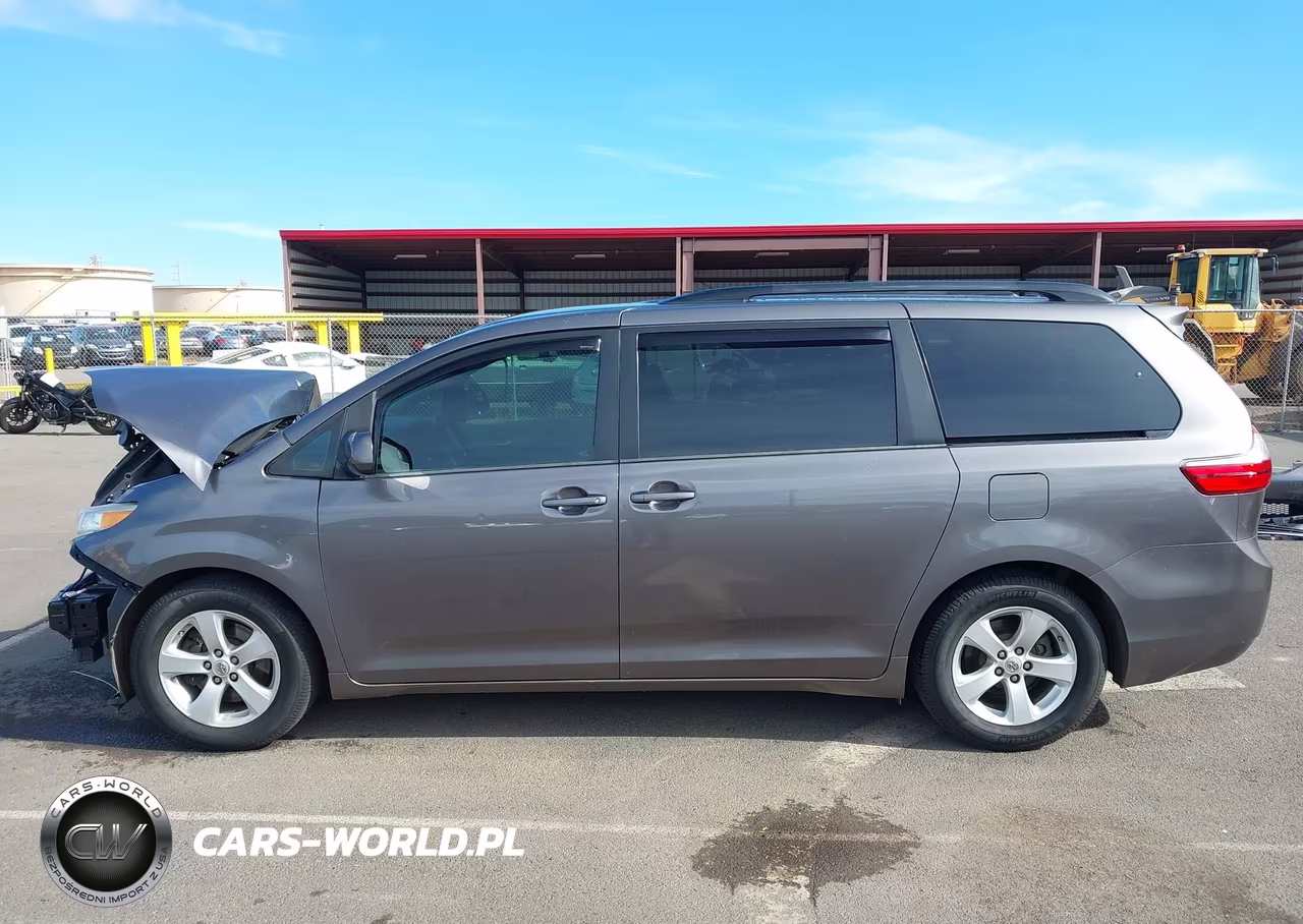 2015 Toyota Sienna Le 7 Passenger-Le 8 Passenger VIN:5TDKK3DC1FS565520 - 15