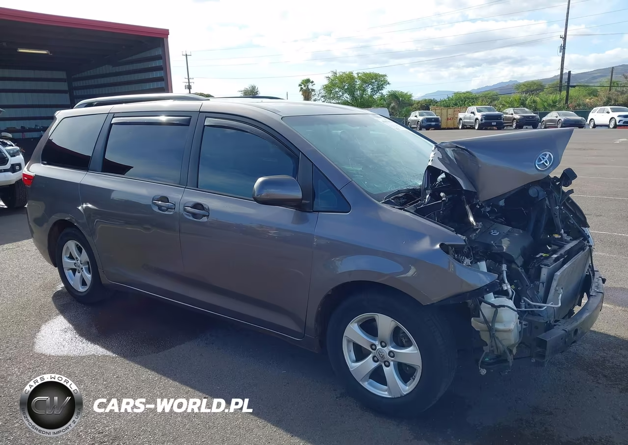2015 Toyota Sienna Le 7 Passenger-Le 8 Passenger VIN:5TDKK3DC1FS565520 - 19