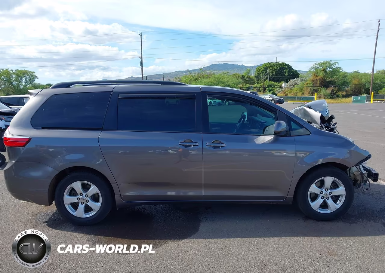 2015 Toyota Sienna Le 7 Passenger-Le 8 Passenger VIN:5TDKK3DC1FS565520 - 20
