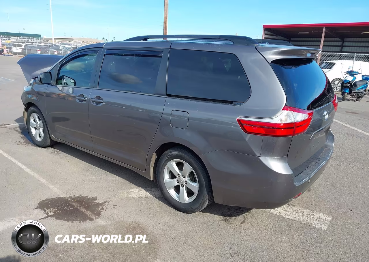 2015 Toyota Sienna Le 7 Passenger-Le 8 Passenger VIN:5TDKK3DC1FS565520 - 3