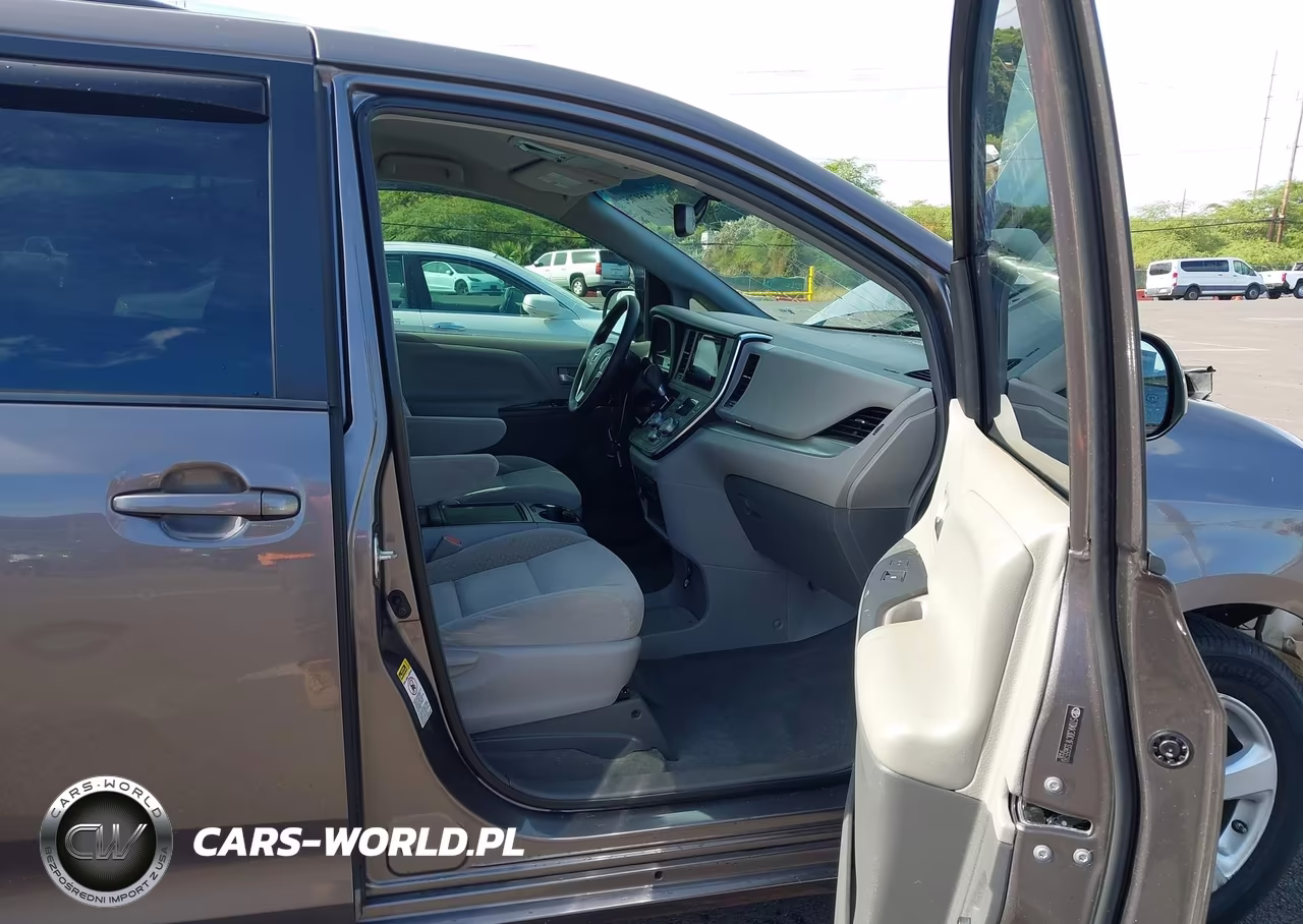 2015 Toyota Sienna Le 7 Passenger-Le 8 Passenger VIN:5TDKK3DC1FS565520 - 5