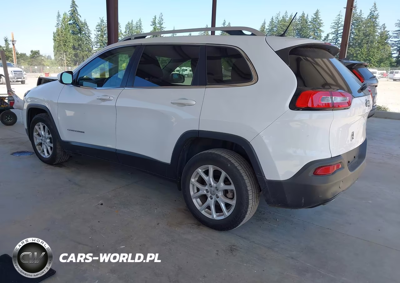 2018 Jeep Cherokee Latitude Fwd VIN:1C4PJLCB2JD563300 - 3