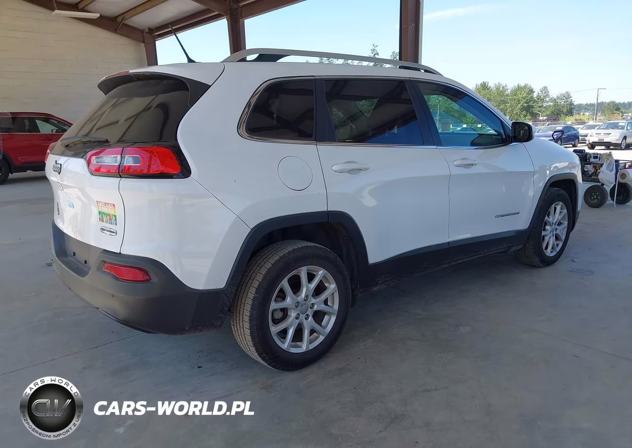 2018 Jeep Cherokee Latitude Fwd VIN:1C4PJLCB2JD563300 - 4