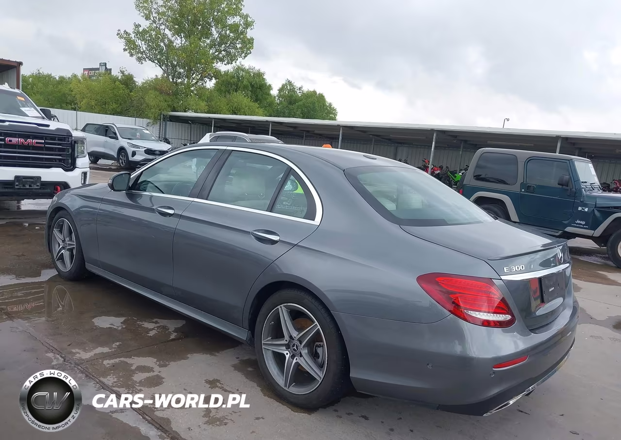 2018 Mercedes-Benz E 300 VIN:WDDZF4JB5JA309834 - 3