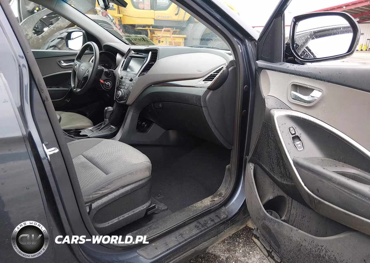 2017 Hyundai Santa Fe Se VIN:KM8SM4HF2HU166369 - 5