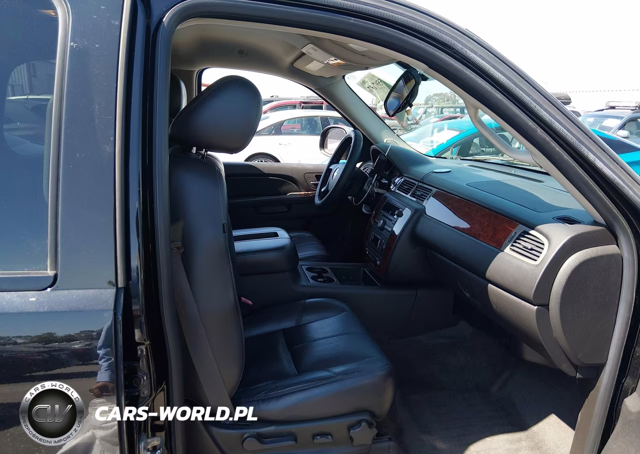 2010 Chevrolet Tahoe Lt VIN:1GNMCBE30AR198929 - 5