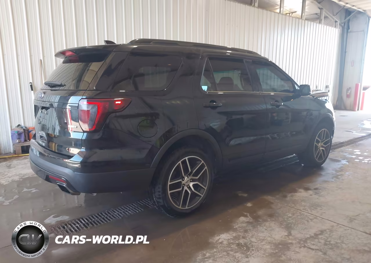 2016 Ford Explorer Sport VIN:1FM5K8GT0GGD27445 - 4