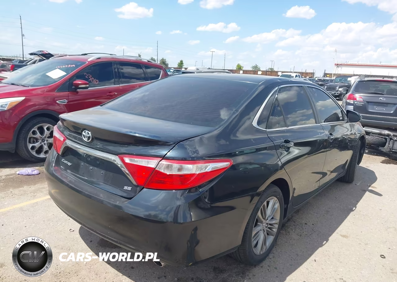 2015 Toyota Camry Se VIN:4T1BF1FK4FU033098 - 4