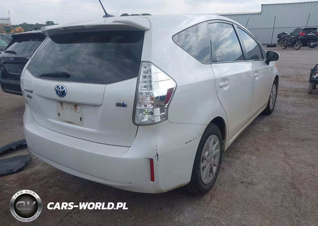 2013 Toyota Prius V Three VIN:JTDZN3EU0D3286653 - 4