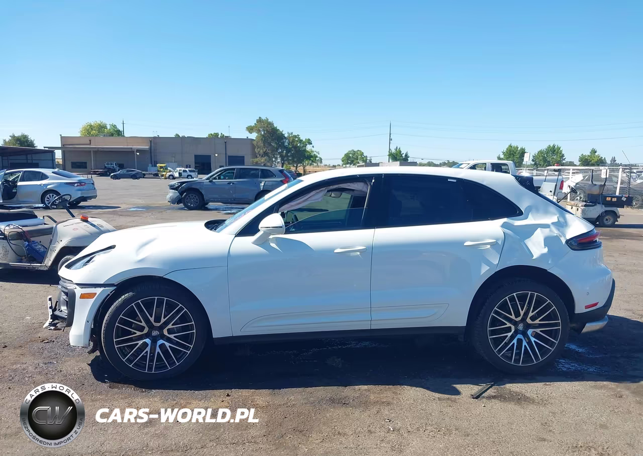2022 Porsche Macan VIN:WP1AA2A52NLB07921 - 13
