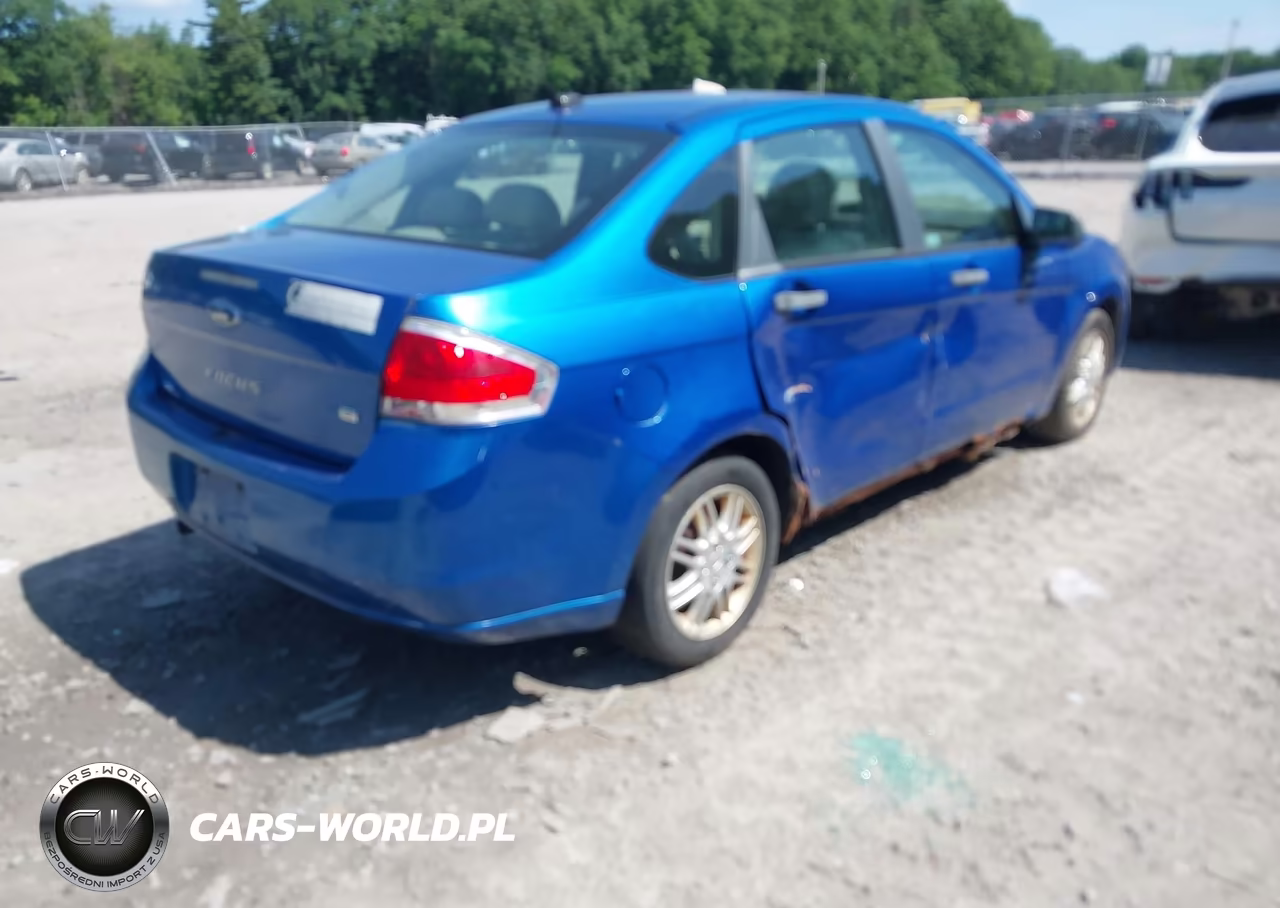 2010 Ford Focus Se VIN:1FAHP3FN4AW253197 - 4