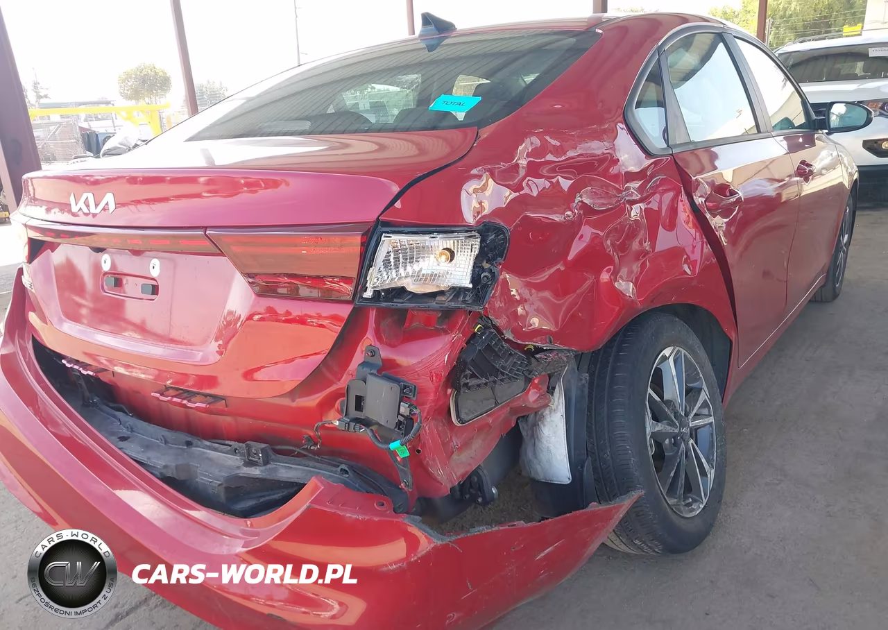 2024 Kia Forte Lxs VIN:3KPF24AD1RE829533 - 17