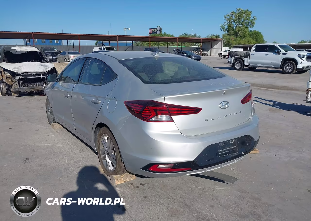 2019 Hyundai Elantra Sel VIN:5NPD84LFXKH425359 - 3