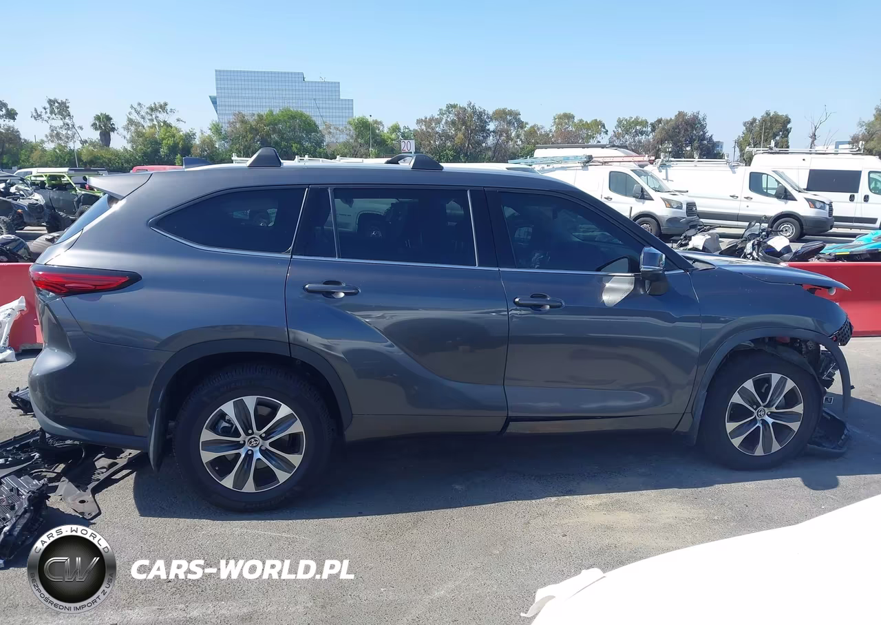 2022 Toyota Highlander Xle VIN:5TDHZRAH5NS136484 - 14