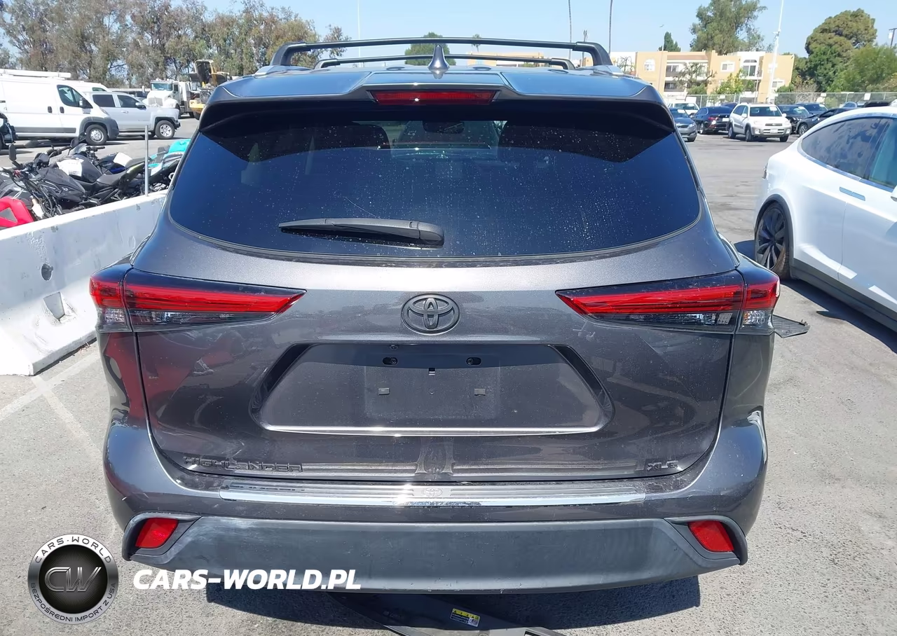 2022 Toyota Highlander Xle VIN:5TDHZRAH5NS136484 - 17