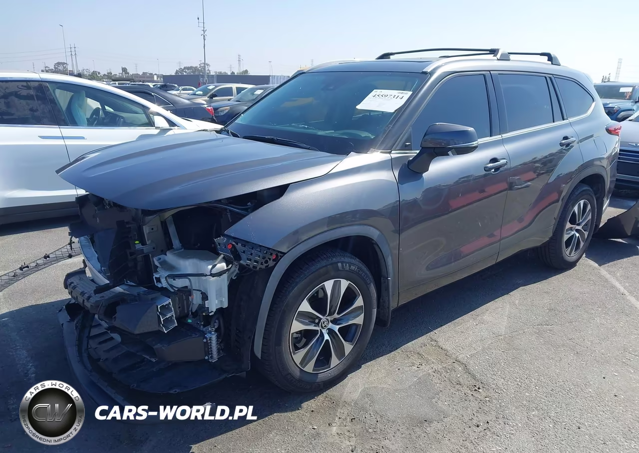 2022 Toyota Highlander Xle VIN:5TDHZRAH5NS136484 - 2