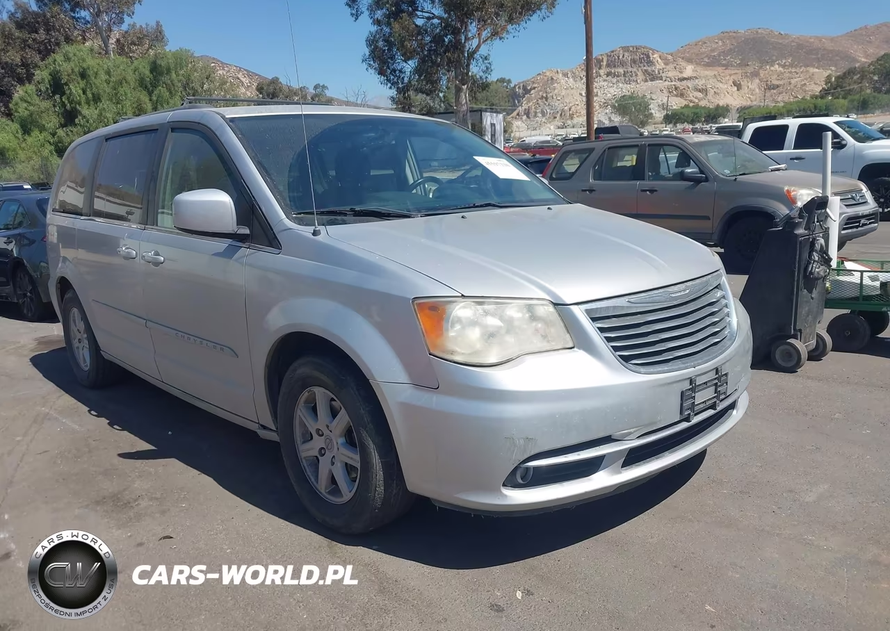 2012 Chrysler Town & Country Touring – zdjęcie 1 z 11
