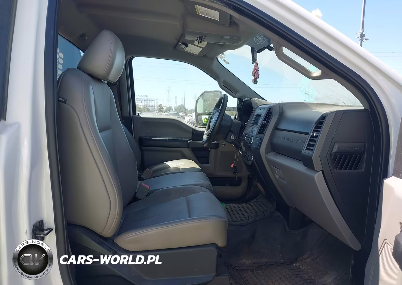 2017 Ford F-550 Chassis Xl VIN:1FDUF5GT4HEF17518 - 5
