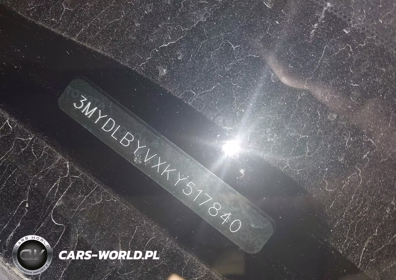 2019 Toyota Yaris Le VIN:3MYDLBYVXKY517840 - 9