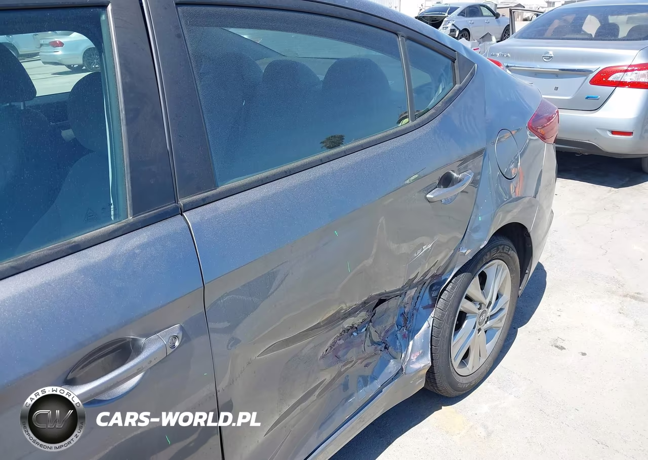 2020 Hyundai Elantra Sel VIN:5NPD84LF5LH515066 - 17