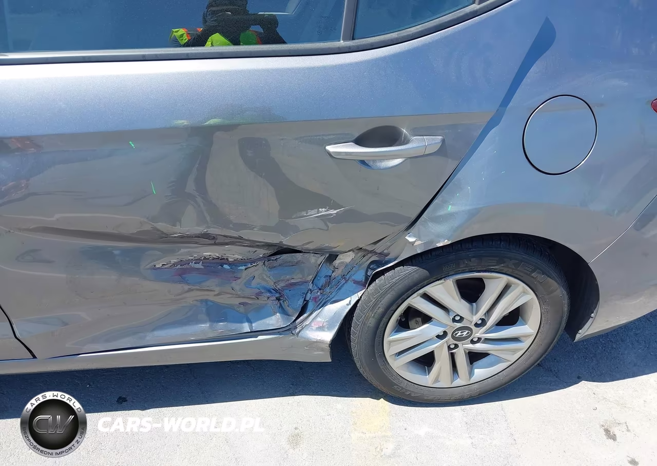 2020 Hyundai Elantra Sel VIN:5NPD84LF5LH515066 - 18