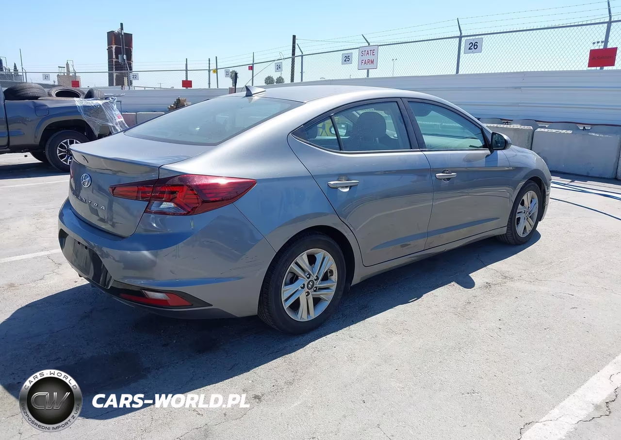 2020 Hyundai Elantra Sel VIN:5NPD84LF5LH515066 - 4