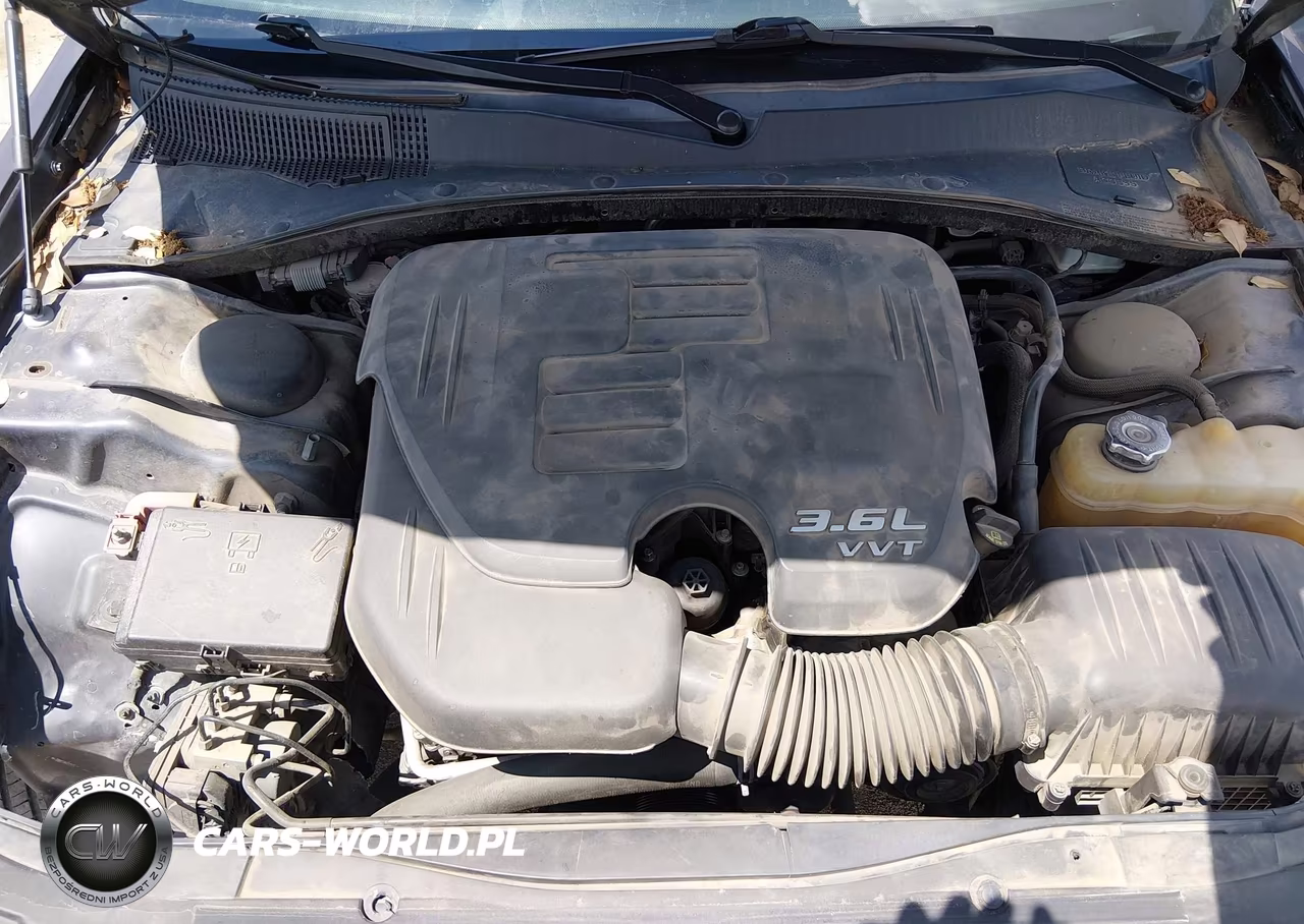 2019 Chrysler 300 300S VIN:2C3CCABGXKH559496 - 10