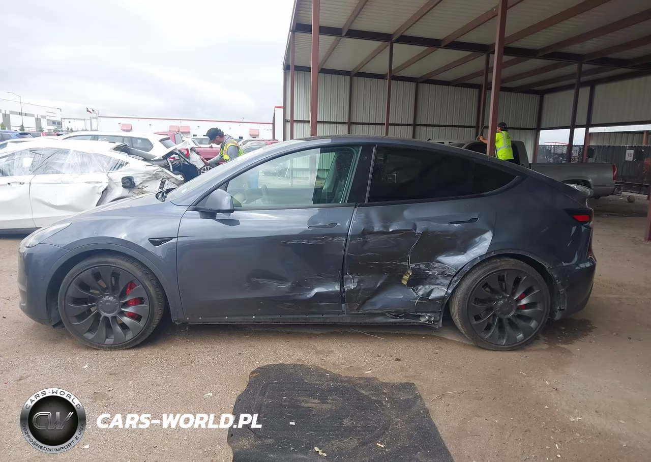 2020 Tesla Model Y Long Range Dual Motor All-Wheel Drive-Performance Dual Motor All-Wheel Drive VIN:5YJYGDEF1LF025322 - 13