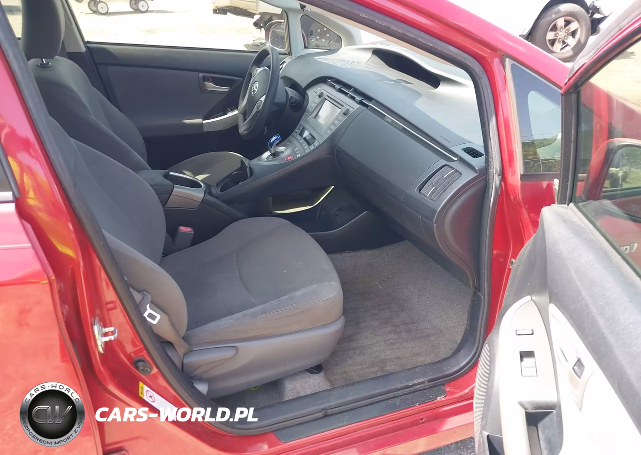 2014 Toyota Prius Three VIN:JTDKN3DU3E0368687 - 5