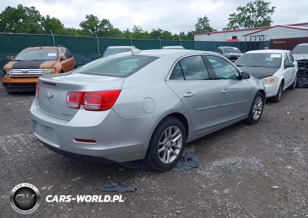 2015 Chevrolet Malibu 1Lt VIN:1G11C5SL5FF326164 - 4