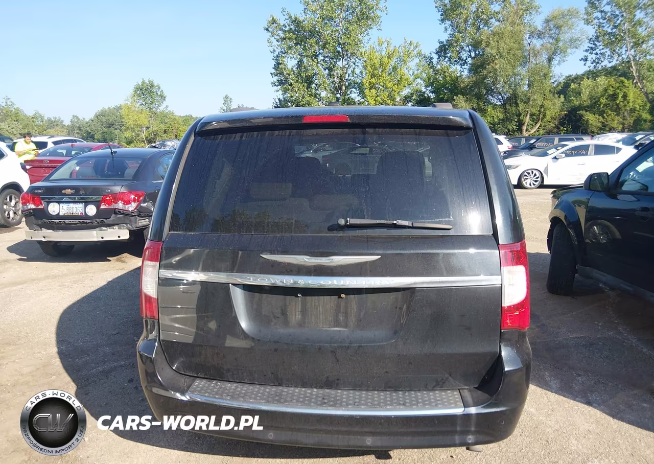 2016 Chrysler Town & Country Touring-L Anniversary Edition VIN:2C4RC1CG2GR190915 - 16