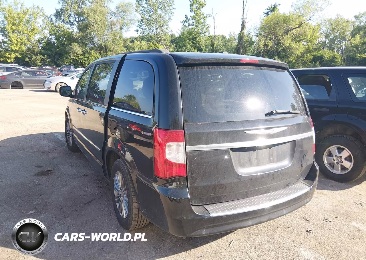 2016 Chrysler Town & Country Touring-L Anniversary Edition VIN:2C4RC1CG2GR190915 - 3
