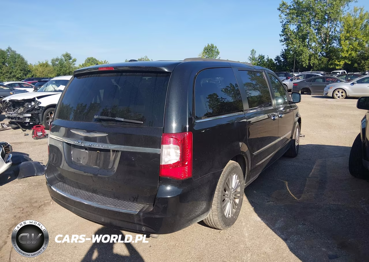 2016 Chrysler Town & Country Touring-L Anniversary Edition VIN:2C4RC1CG2GR190915 - 4
