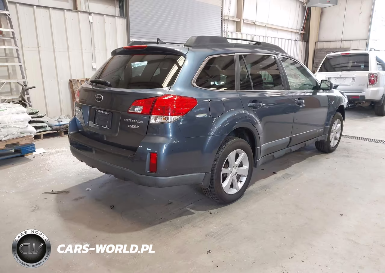 2014 Subaru Outback 2.5I Premium VIN:4S4BRBCC1E3280237 - 4